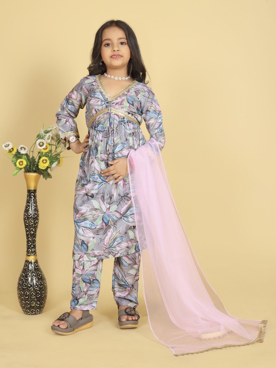 Nensi Vibrant Floral Prin Kurt Suit Set
