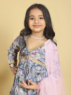 Nensi Vibrant Floral Prin Kurt Suit Set