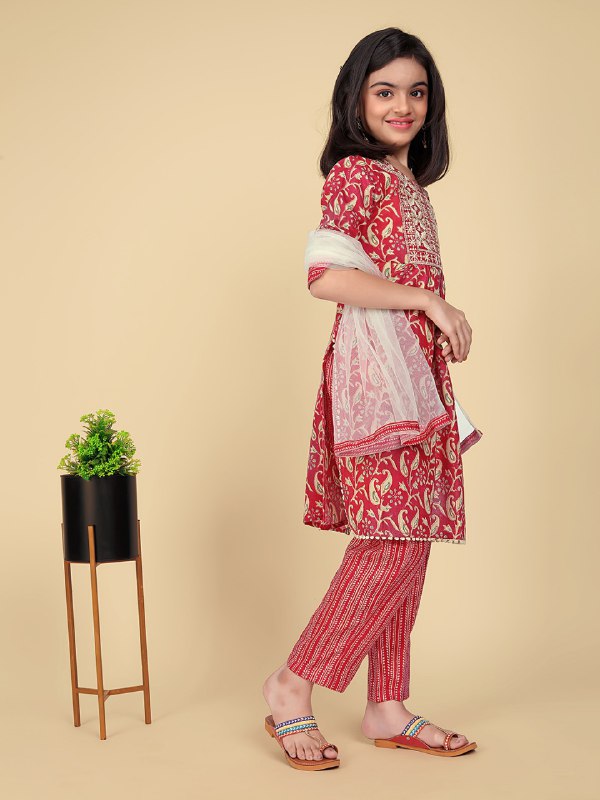 Zariya  Red  Cotton Suit Set