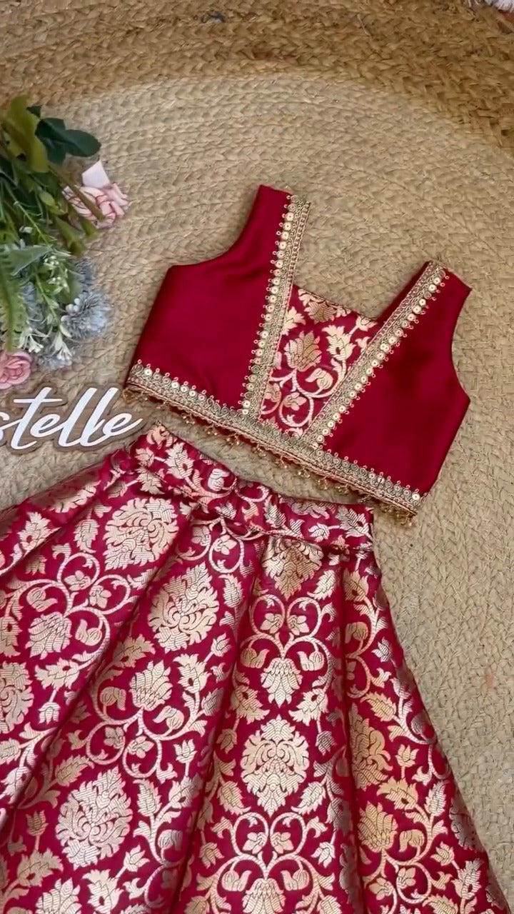 Siya Royal Zari Lehenga Set