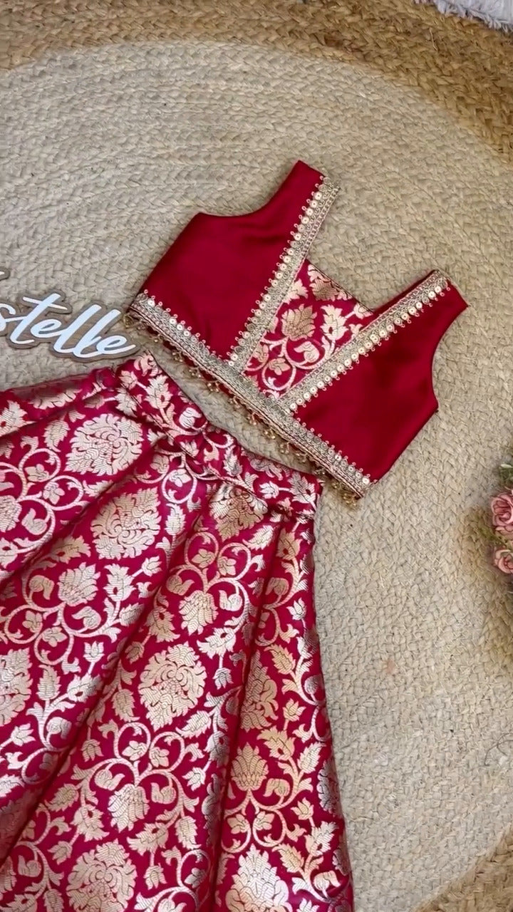 Siya Royal Zari Lehenga Set