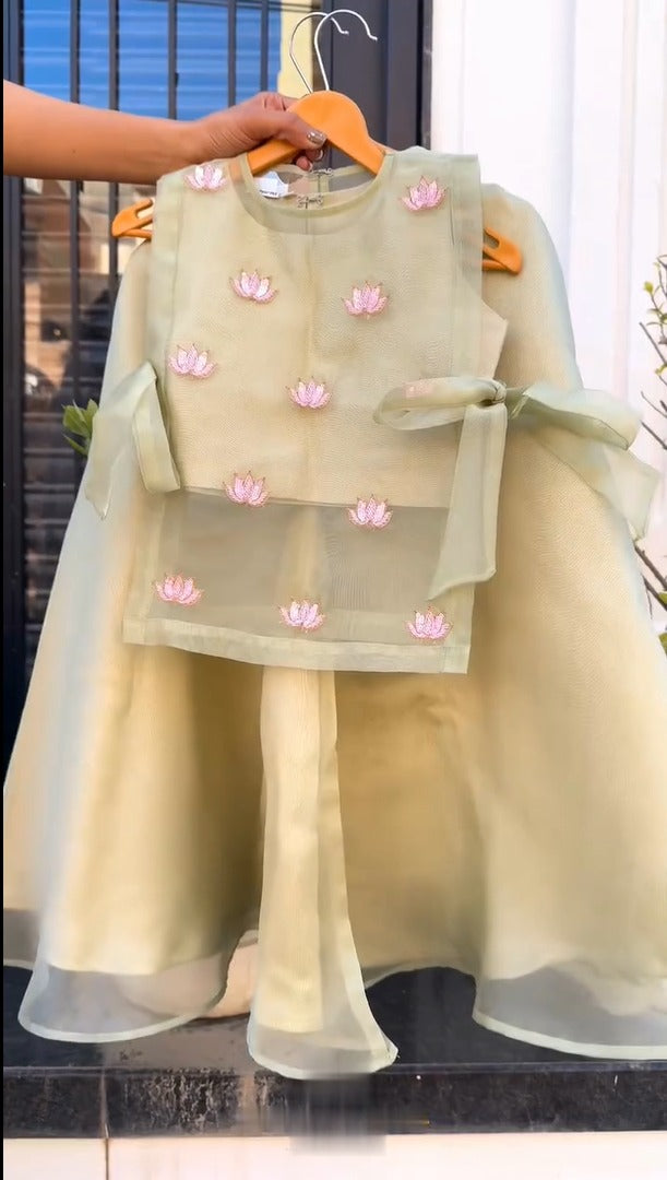 Pista Lotus Charm Sharara Set
